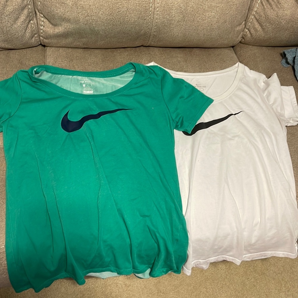 Nike Dri-fit Scoop neck shirt. Green and white.